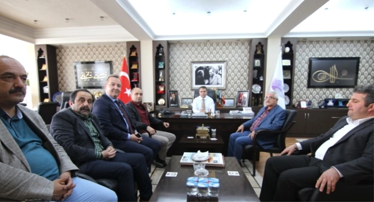 Tankut\'tan Başkan Aksoy\'a Taziye Ziyareti