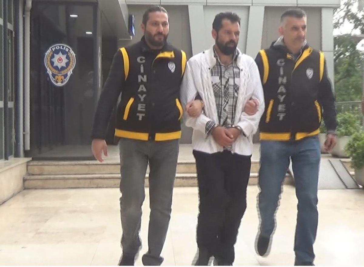 Tartıştığı Karısını Boğarak Öldürmeye Kalkıştı