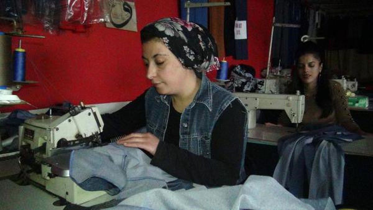 Tekstil Üreten Yüksekovalı Aileye ATO Desteği