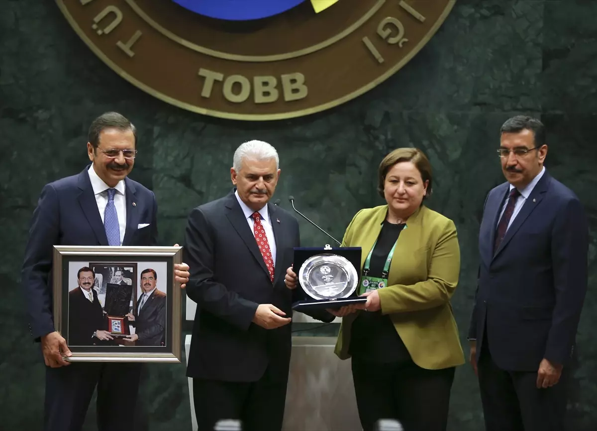 TOBB Hizmet Şeref Belgesi ve Plaket Takdim Töreni