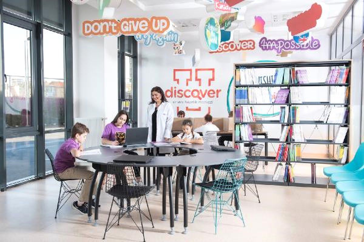 Uğur Okulları Kişiye Özel Online Eğitim Platformu ile Öğrencileri Geleceğe Hazırlıyor
