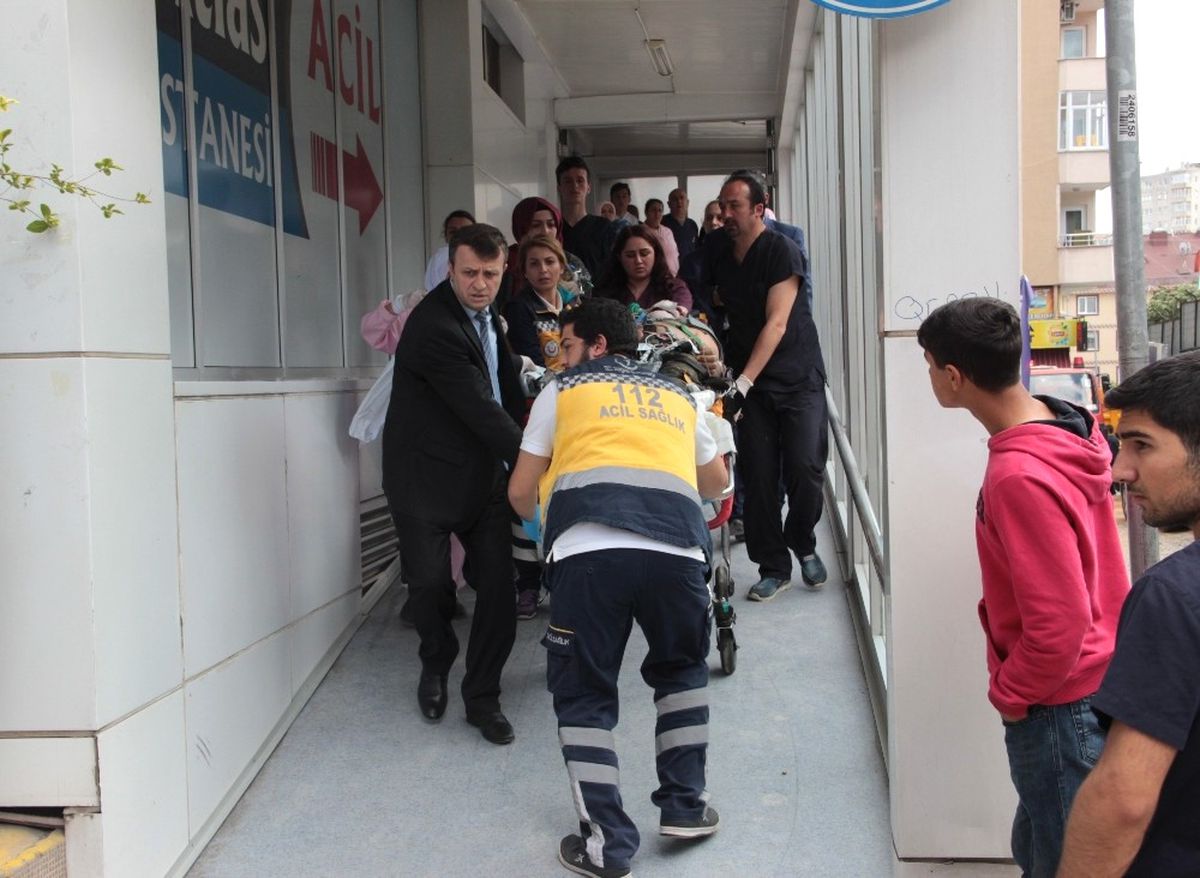 Ümraniye\'de Altyapı Çalışmaları Sırasında Göçük Meydana Geldi