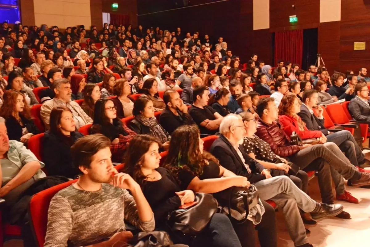 Uşak Üniversitesi Tiyatro Topluluğu\'ndan "Vişne Bahçesi"