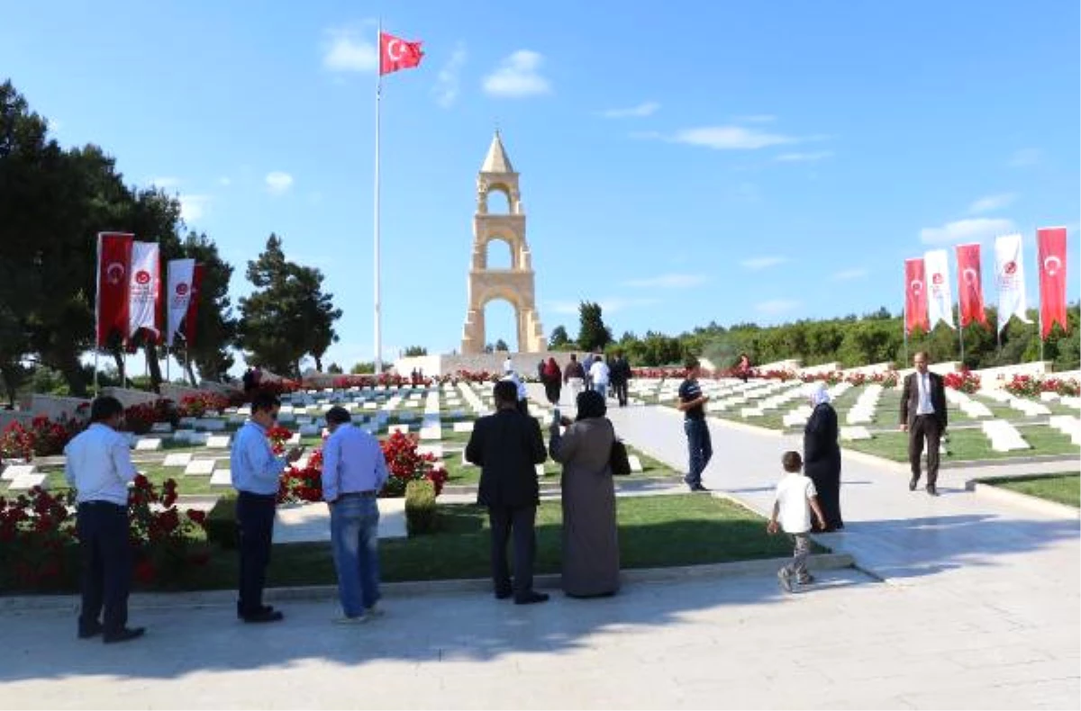 102 Yıl Önce Çanakkale\'de Şehit Olan Dedesiyle Buluştu