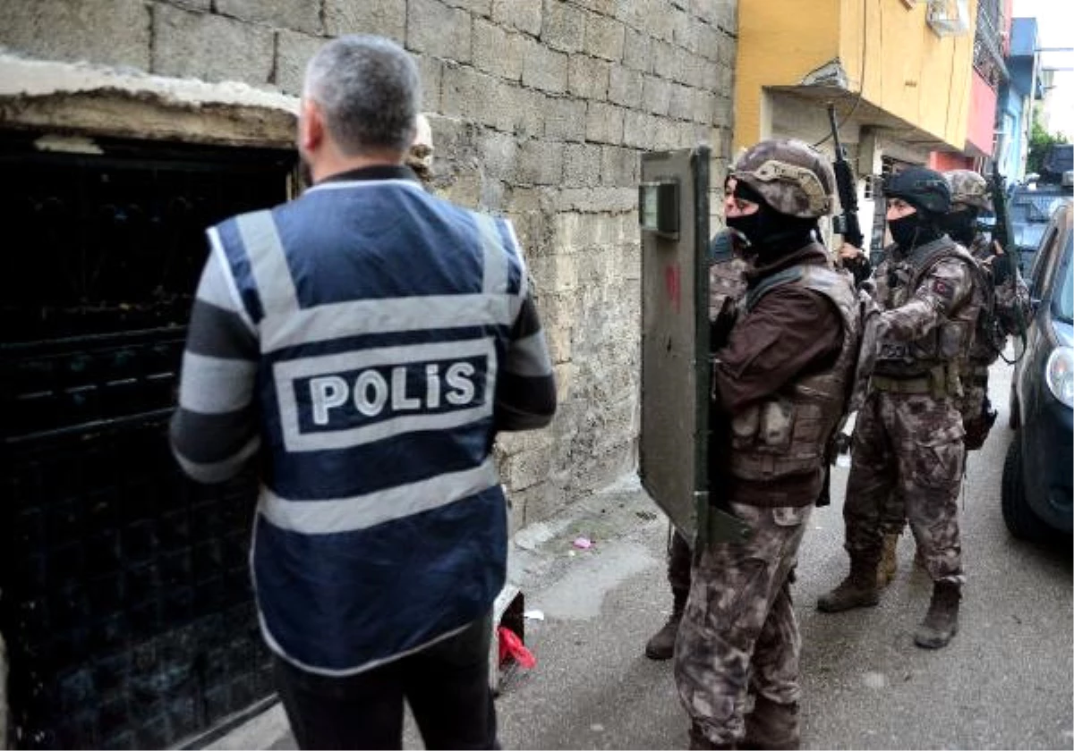 Adana\'da Aranan 15 Kişi Yakalandı