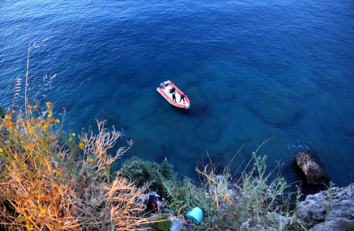 Antalya\'da Falezlerden Düşen Kişi Öldü