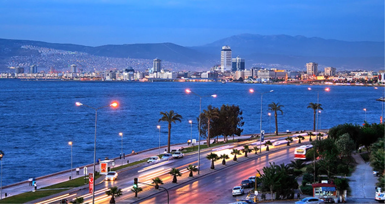 Bakan Arslan: İzmir\'e Hem Köprü Hem de Batırma Tüp Geçit Yapılacak