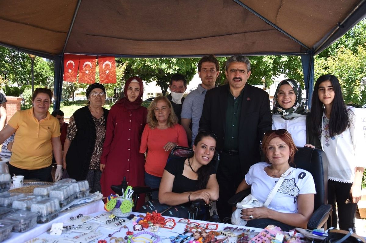 Başkan Haluk Alıcık, Nebed\'in Kermesine Katıldı