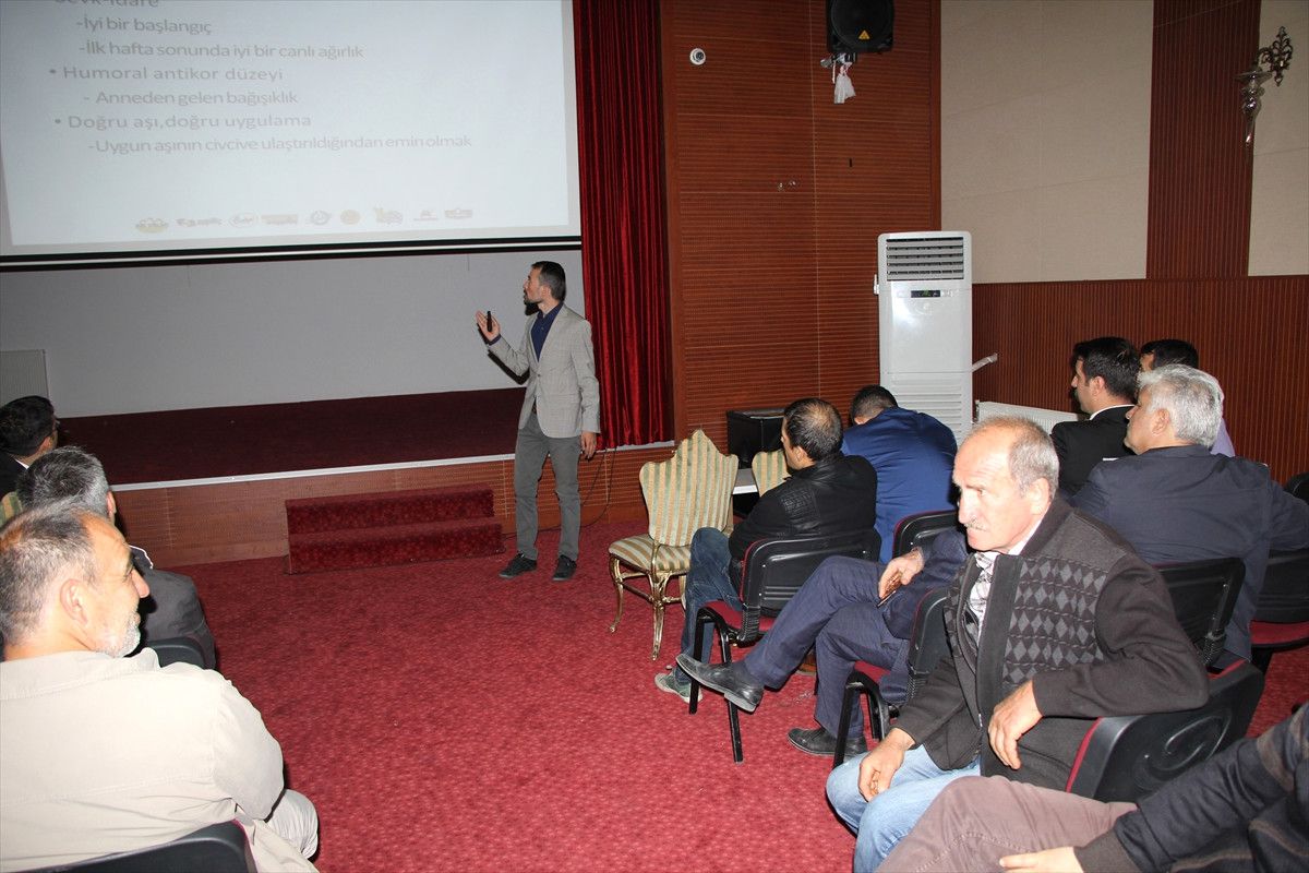 Beypazarı\'nda Tavuk Yetiştiricilerine Seminer