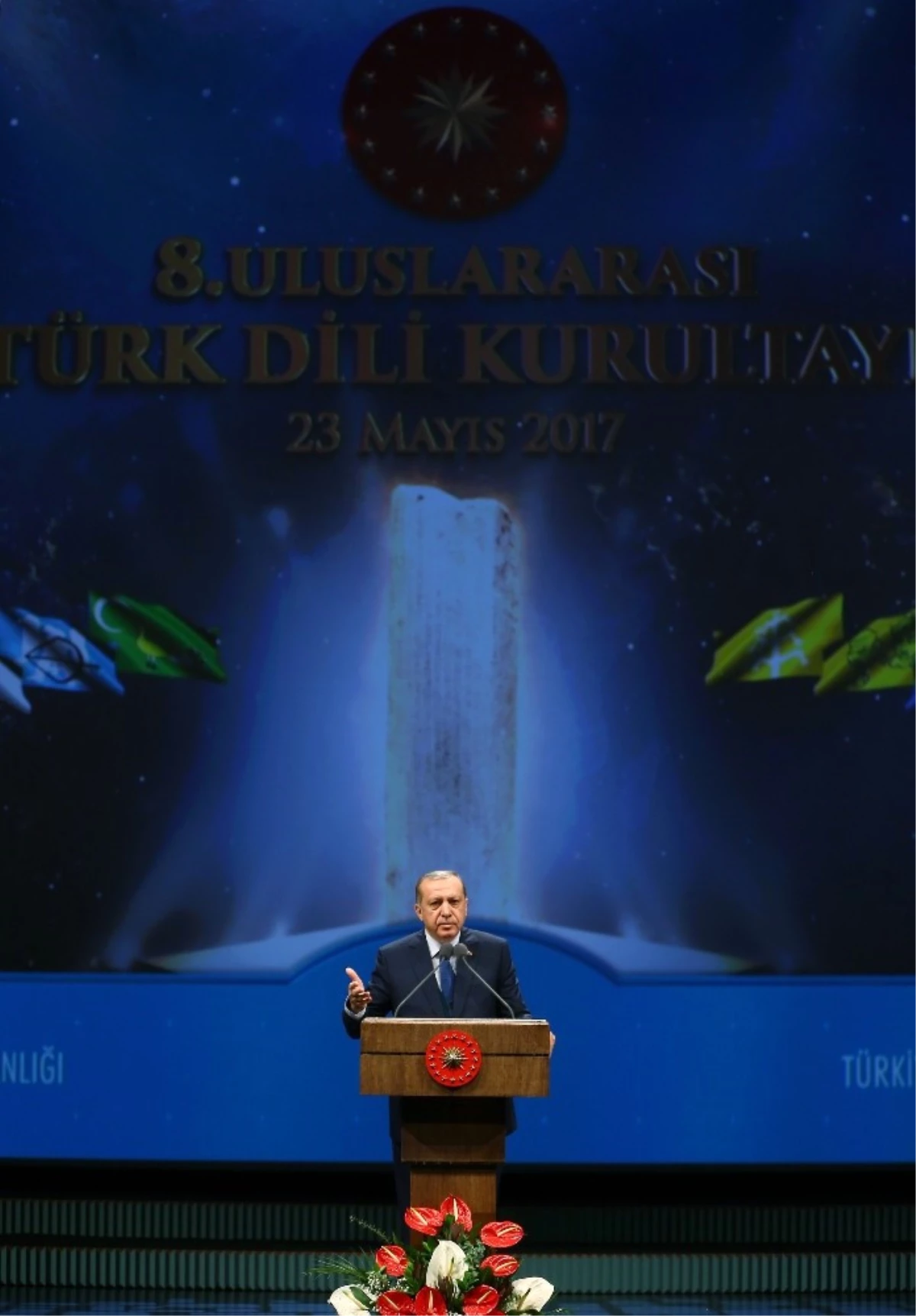 Cumhurbaşkanı Erdoğan: "Türkçe\'nin Diğer Dillerin Kuralsız İstilasına İhtiyacı Yoktur"
