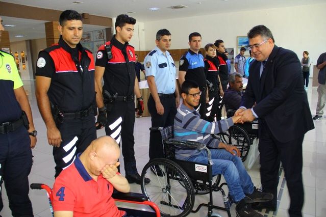 Emniyetten Engellilere Tekerlekli Sandalye Son Dakika