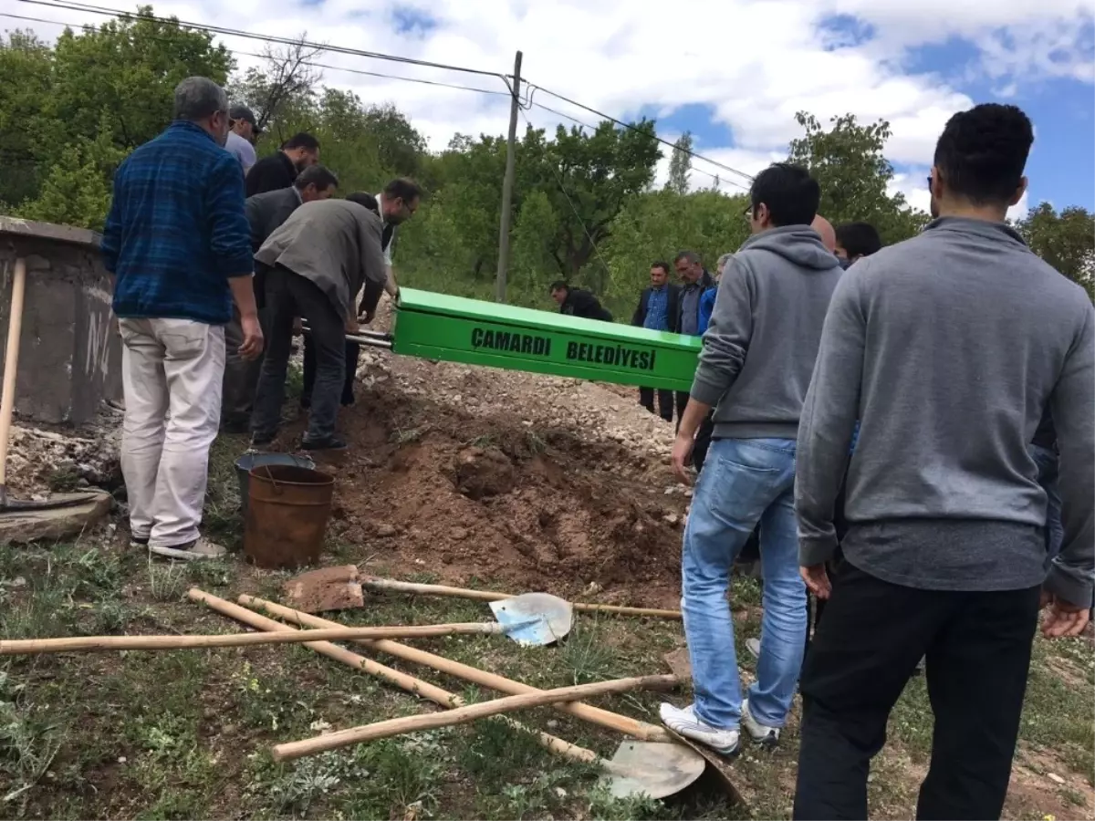 Hayatını Kaybeden Dağcı Toprağa Verildi