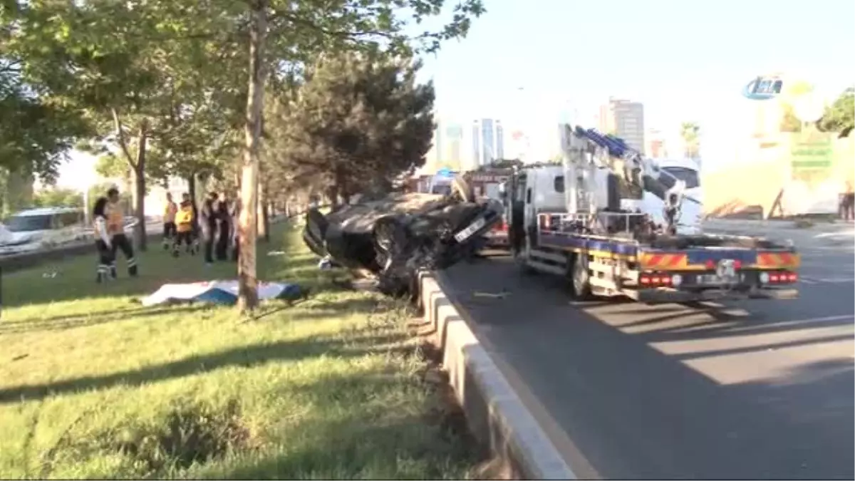 Hurdaya Dönen Otomobilde Sıkışan Sürücü Hayatını Kaybetti