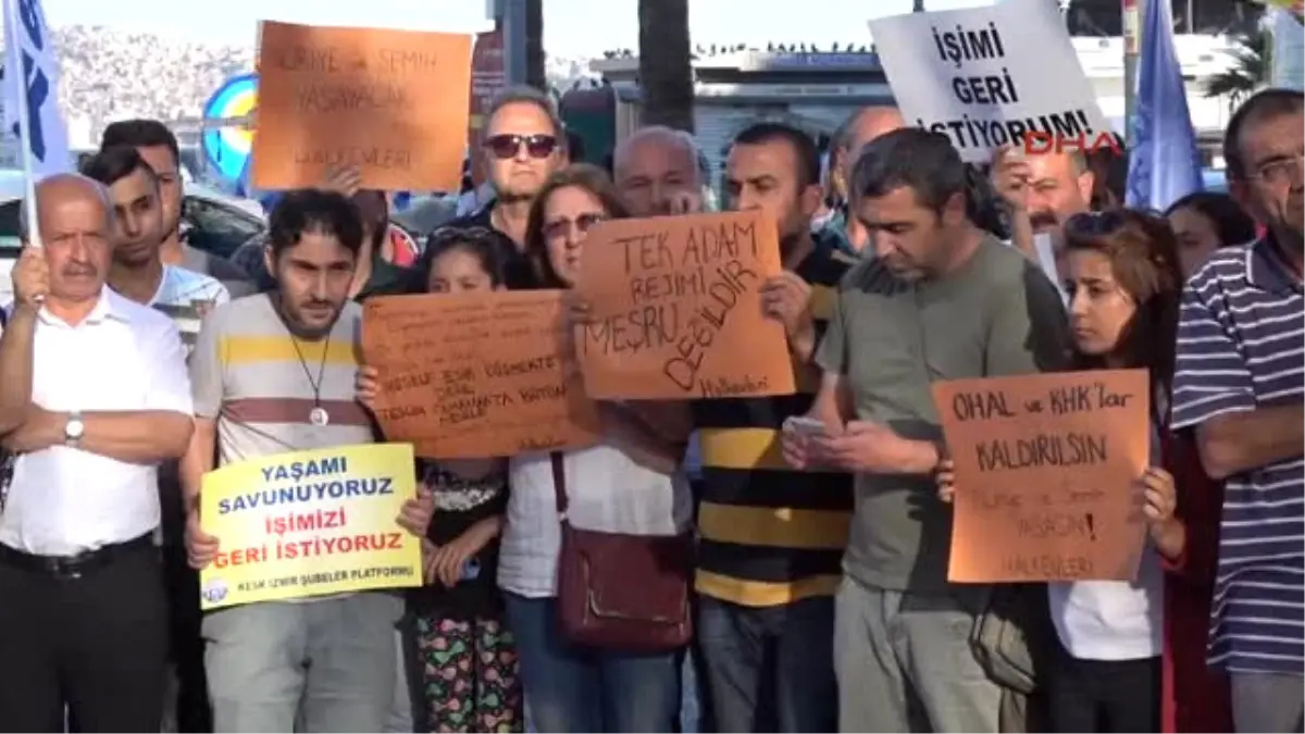 Izmir\'de, Nuriye Gülmen ve Semih Özakça\'nın Tutuklanmasına Tepki Eylemi