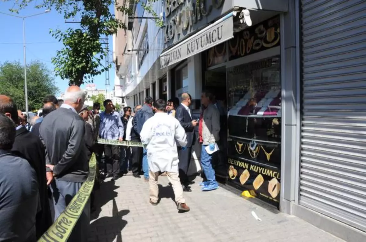 Kuyumcuda Silahlı Soygun Girişimi: 1 Ölü, 2 Yaralı (2)