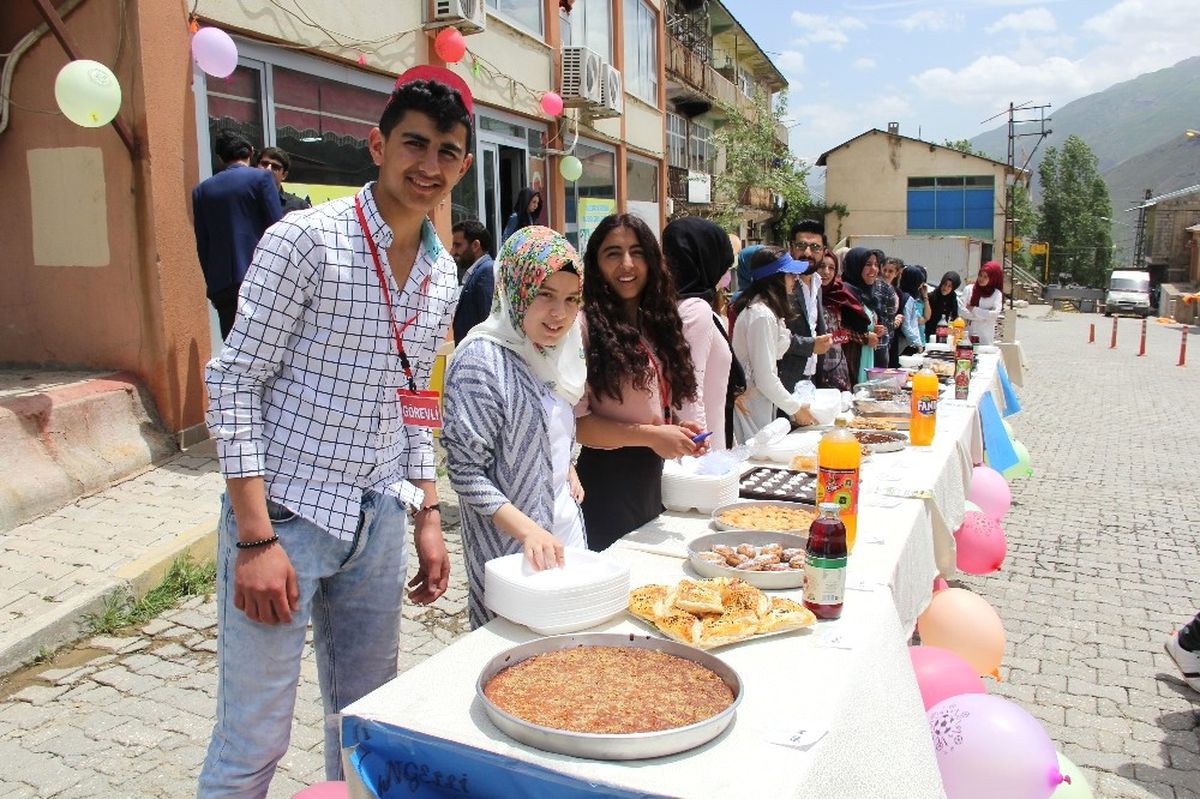 Lise Öğrencilerinden Engellilere Destek