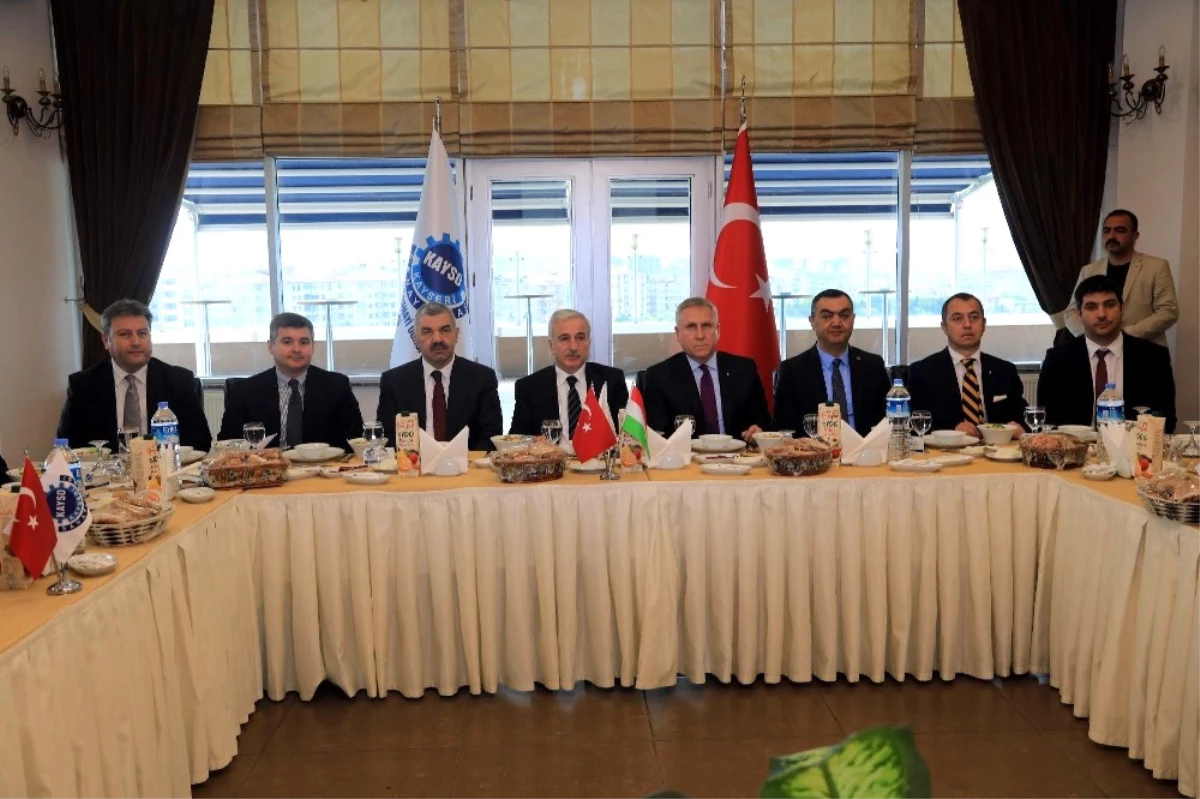 Macaristan Büyükelçisi ile Kayso Üyeleri Yemekte Bir Araya Geldi