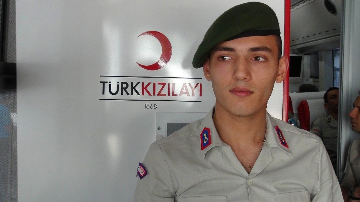 Mehmetçikten Kızılay\'a Kan Bağışı