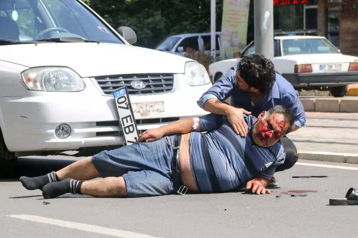 Yayaya Çarpan Sürücünün Oğlu Yaralının Başından Ayrılmadı