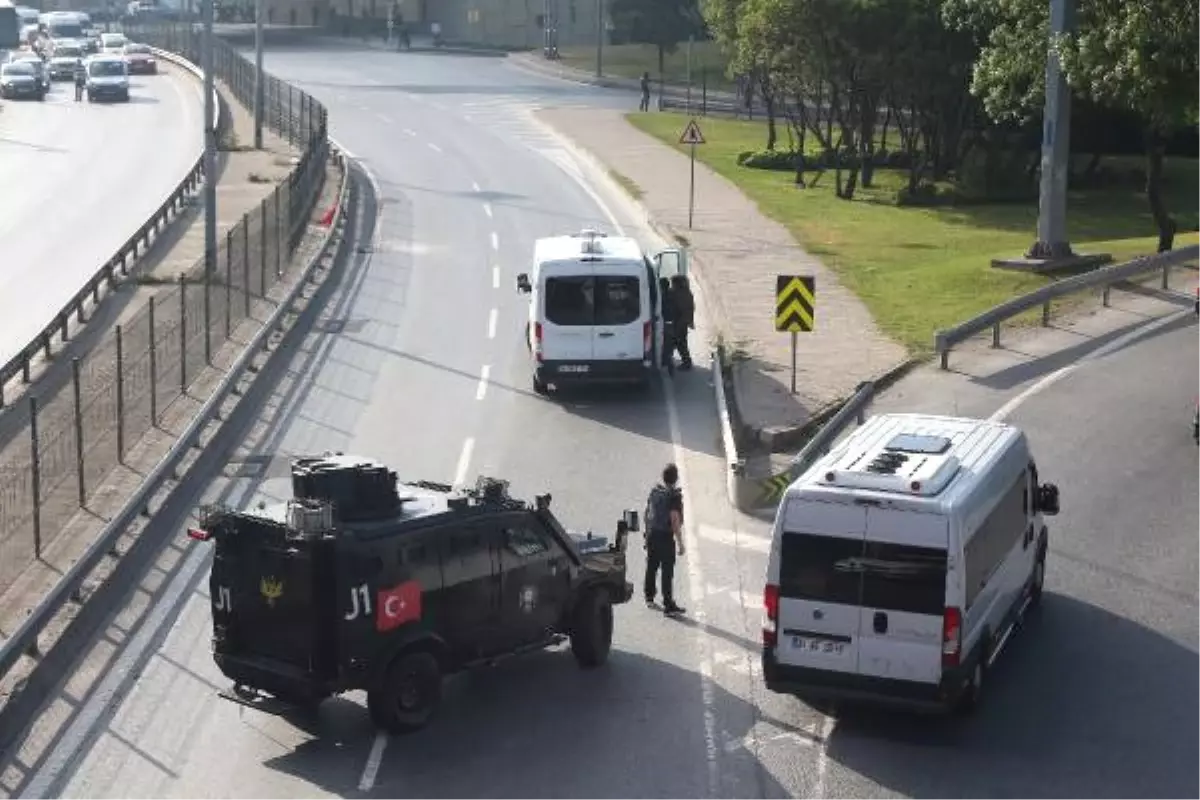 Şüpheli Pankart, Okmeydanı Bağlantı Yolunu Trafiğe Kapattırdı