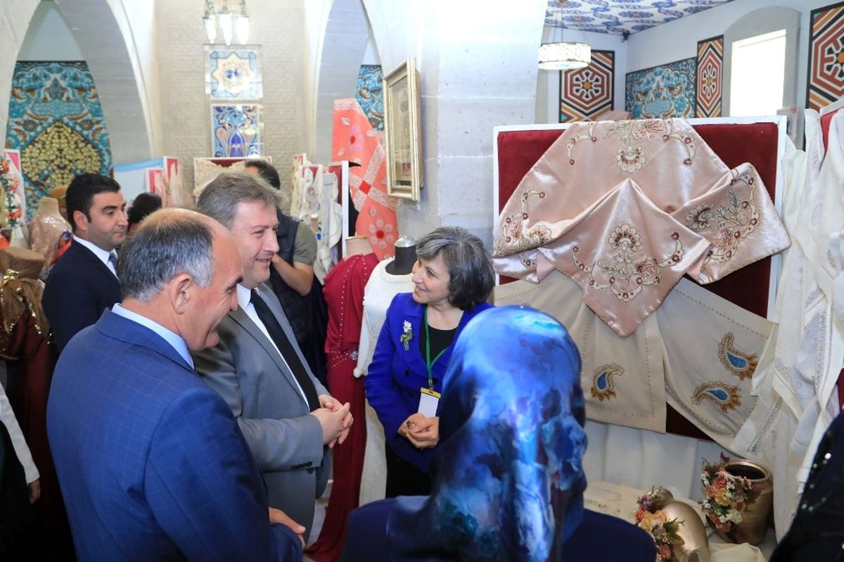 Talas\'ta "El Emeği Göz Nuru" Sergisi Açıldı
