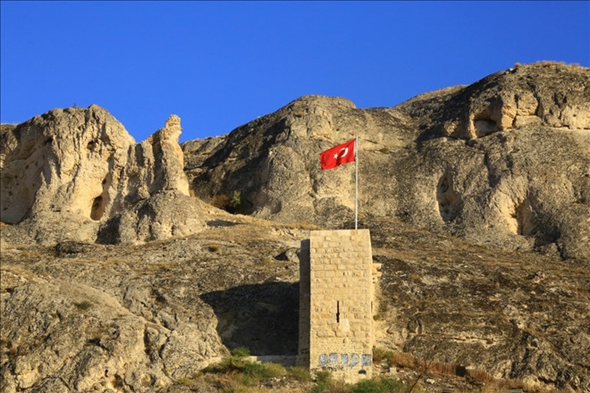 Tarihi Zengibar Kalesi Işıklandırıldı