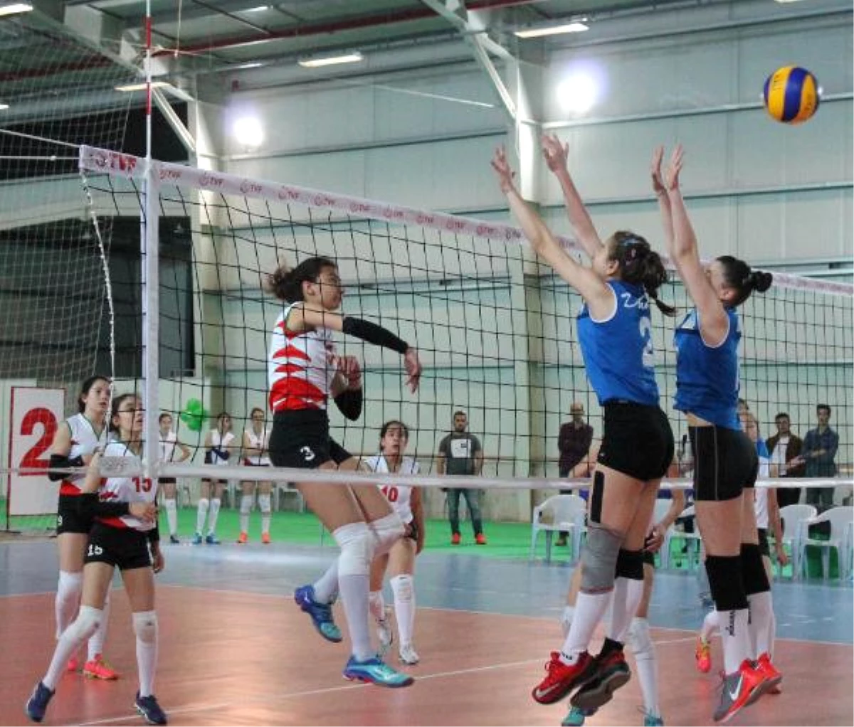 Voleybol Festivalı Bursa\'da Start Aldı