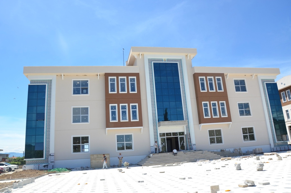 Yeni Belediye Ve Kültür Merkezi Gün Sayıyor