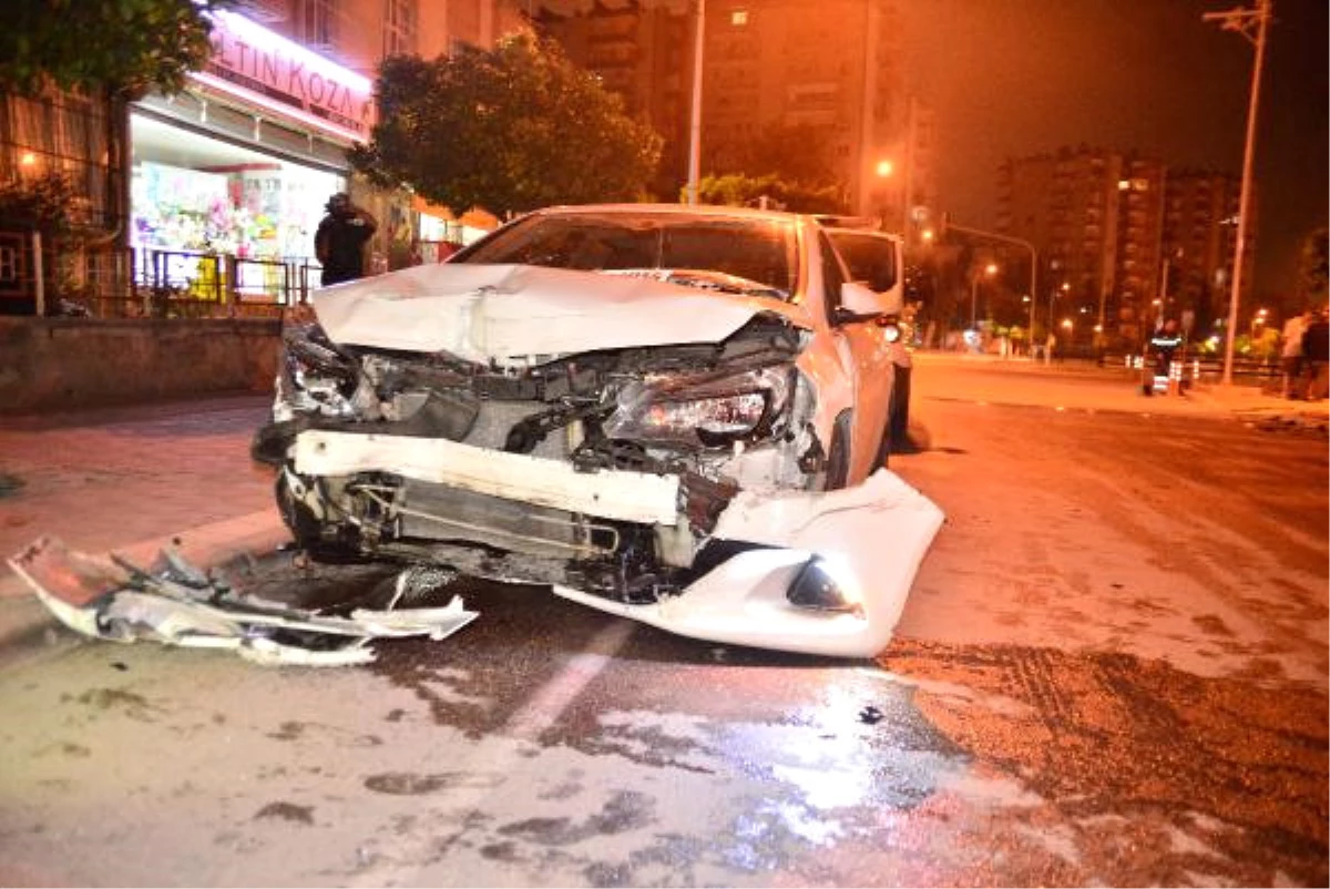Adana\'da İki Otomobil Çarpıştı: 1 Ölü, 1 Yaralı