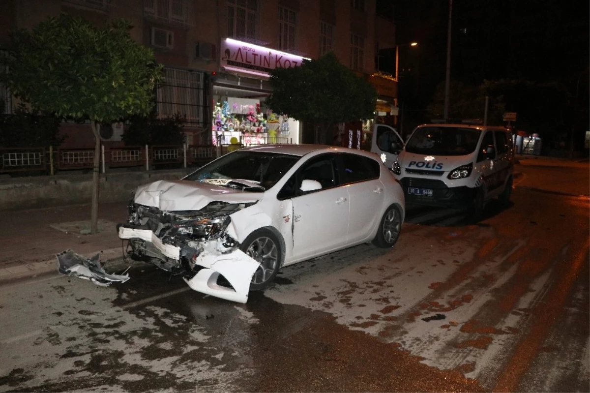 Adana\'da Trafik Kazası: 1 Kişi Hayatını Kaybetti 1 Kişi Ağır Yaralı