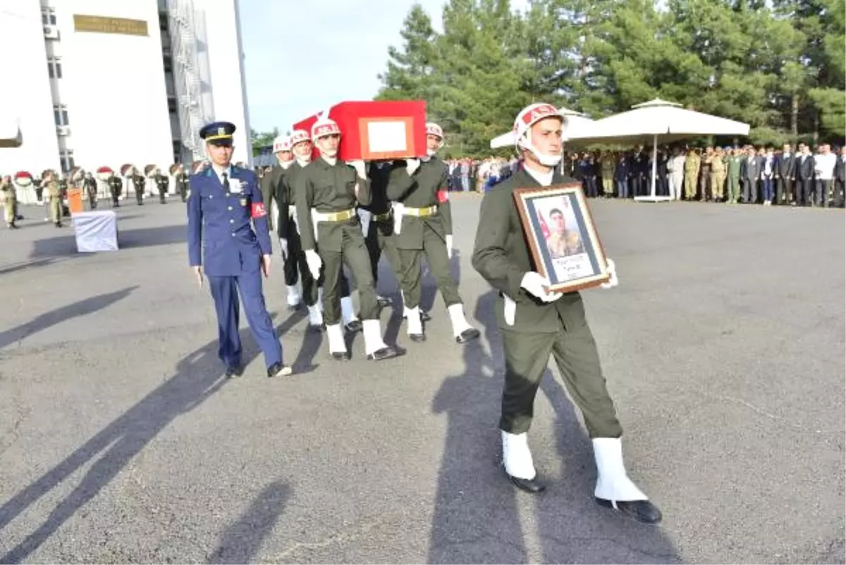 Ankara\'da Tedavi Gören Diyarbakırlı Asker Şehit Oldu (2)