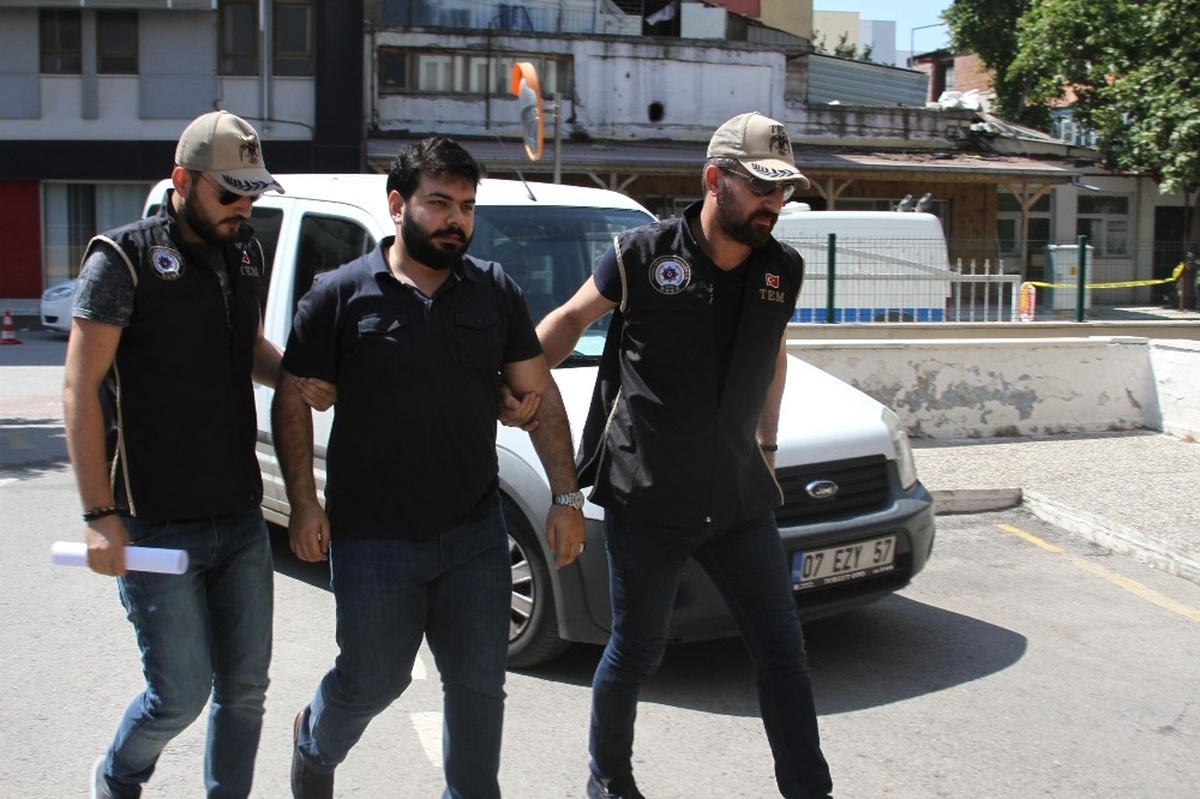 Antalya\'da 1 Avukat Fetö\'den Gözaltına Alındı