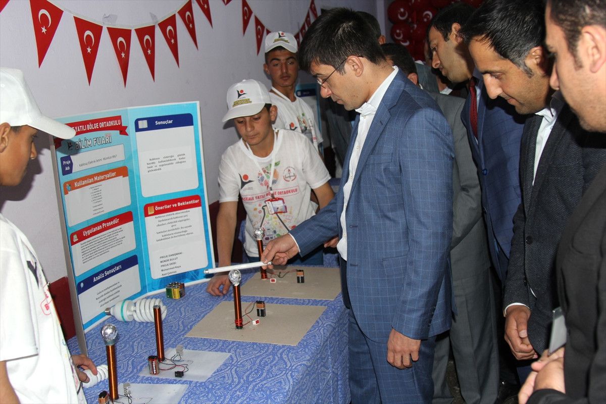 Başkale\'de "Tübitak 4006 Bilim Fuarı"