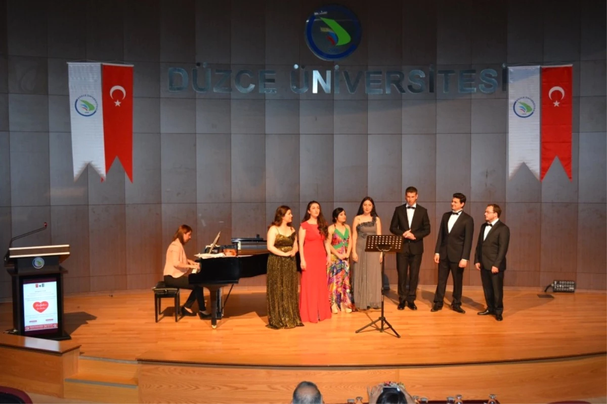 Düzce Üniversitesi\'nden Kalpten Şarkılar Konseri