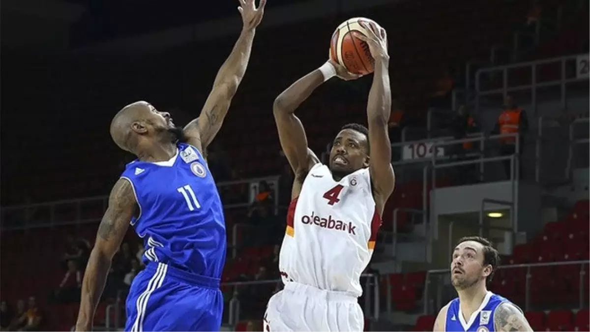 Galatasaray Odeabank - Anadolu Efes: 73- 63