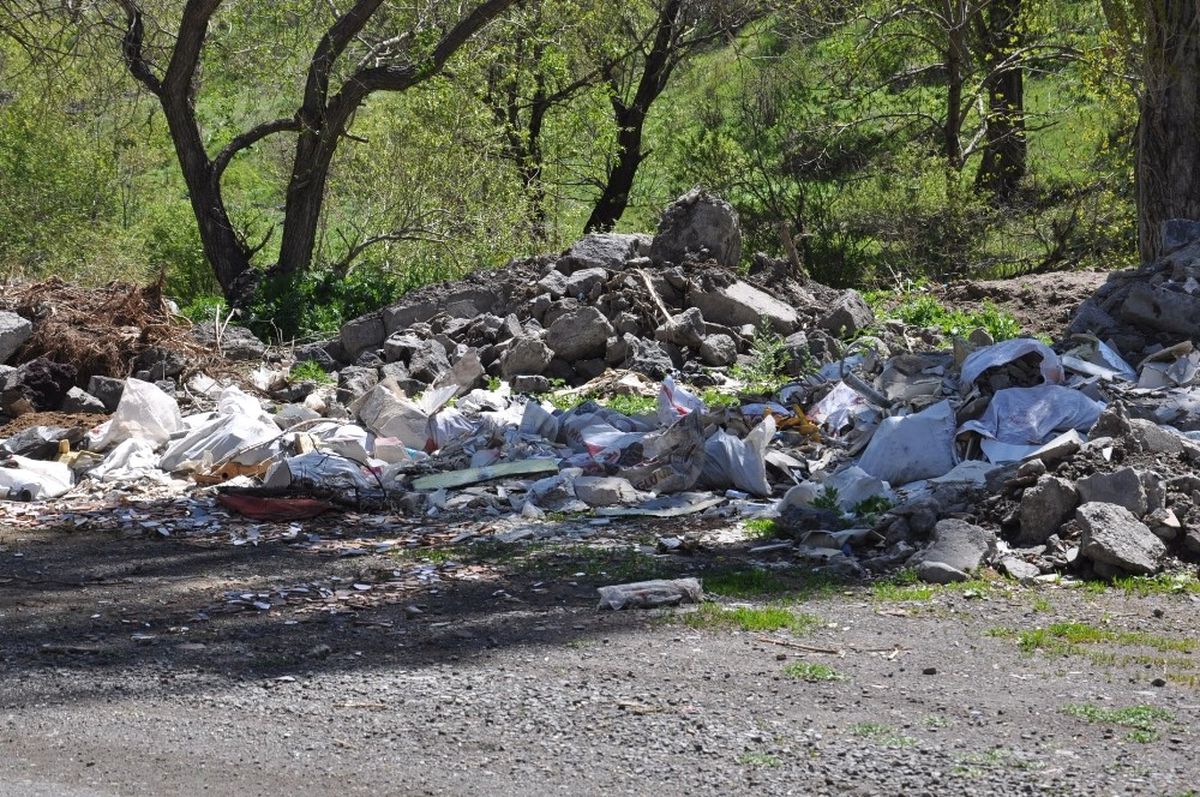 Gelişi Güzel Dökülen Hafriyatlar Başkan Karaçanta\'yı İsyan Ettirdi