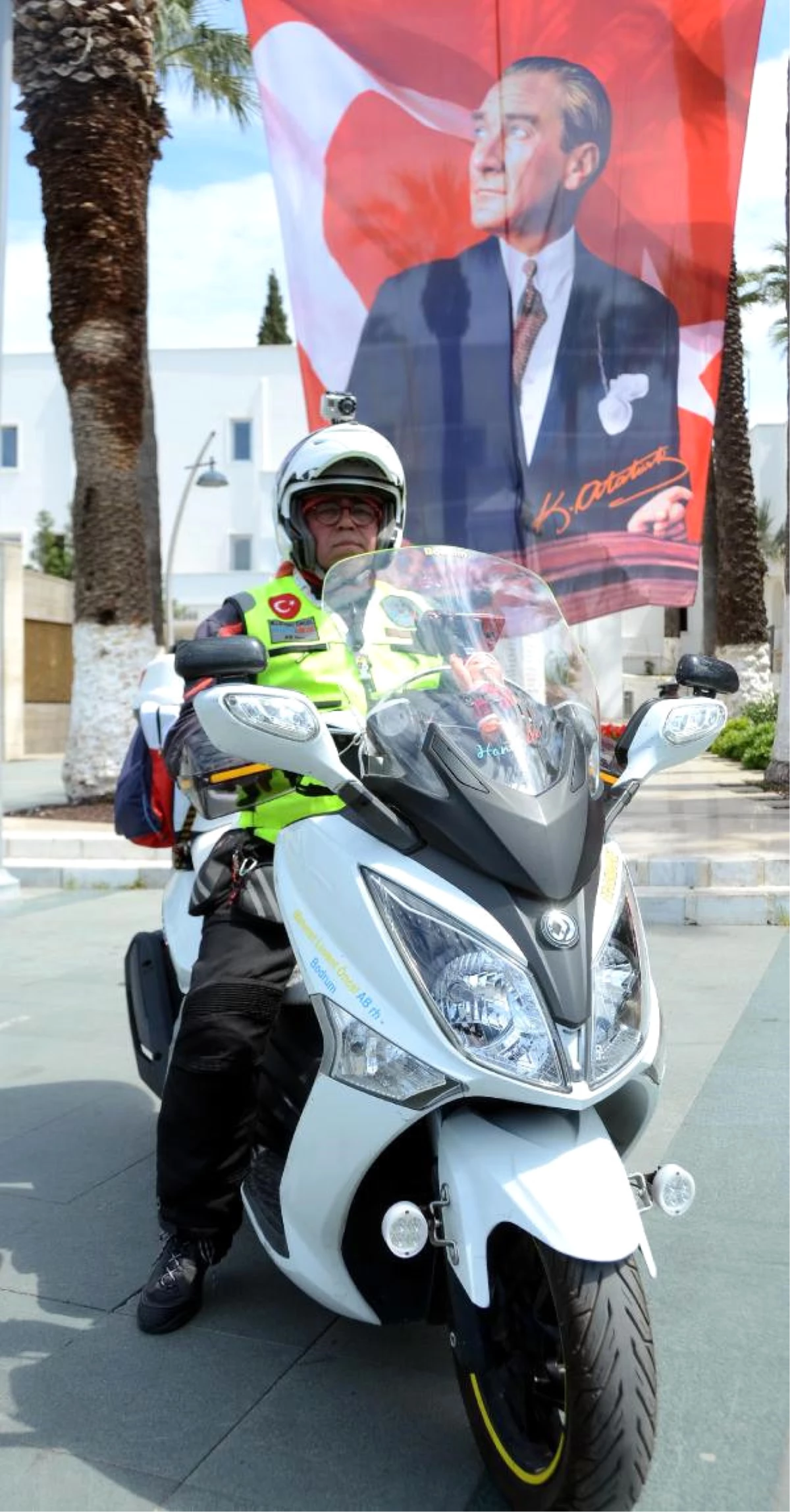 Gülmen ve Özakça\'ya Destek İçin Motosikletle Ankara\'ya Gidiyor