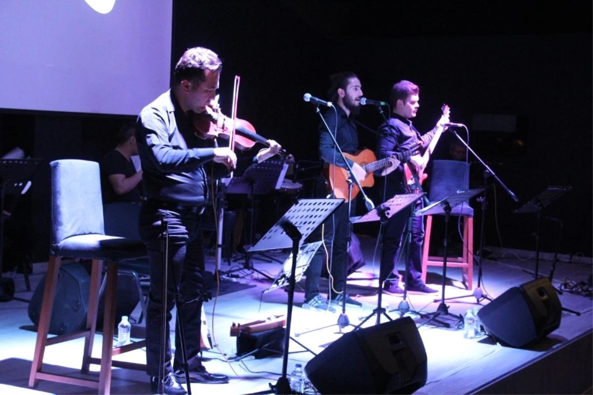 Kaymakam Orkestra Kurup Halk Konseri Verdi