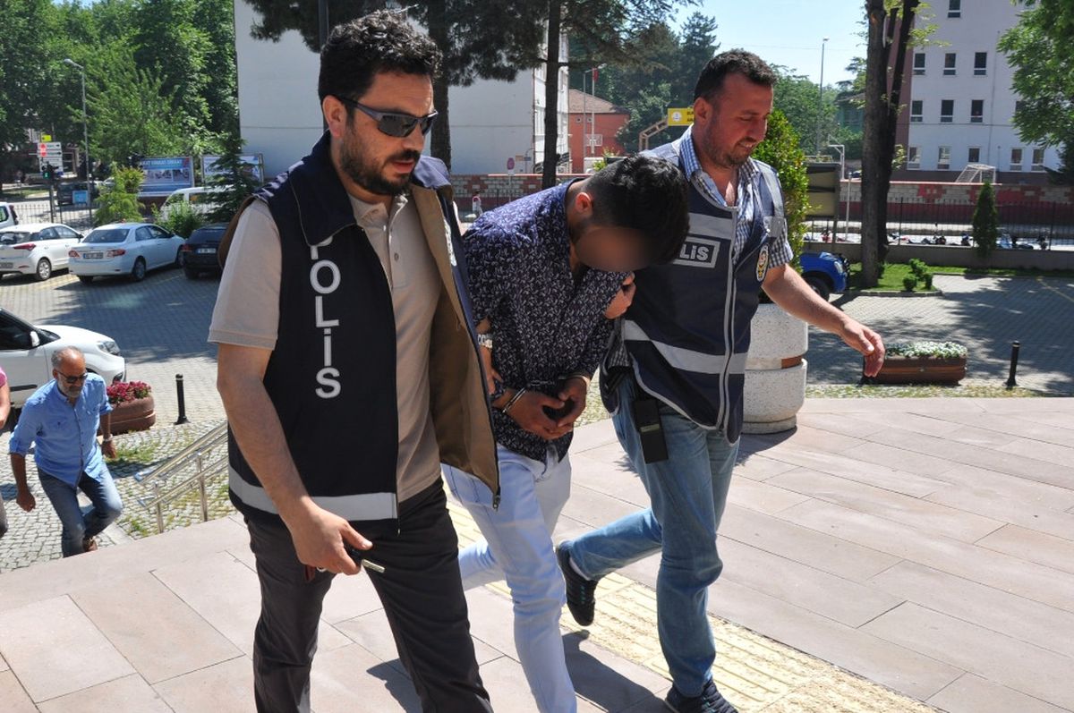 Kaza Yapan Hırsızlar Çelik Kasayı Baraja Attı