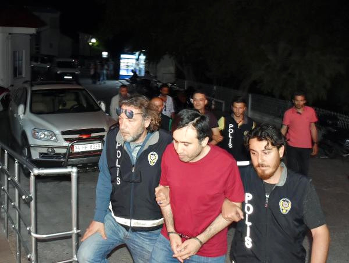 Marmaris\'te 2 Öğretmene Fetö Gözaltısı
