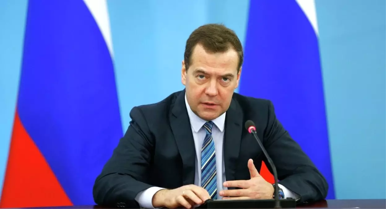 Medvedev, Rusya\'daki Devlet Programlarının Etkisizliğinden Şikayetçi