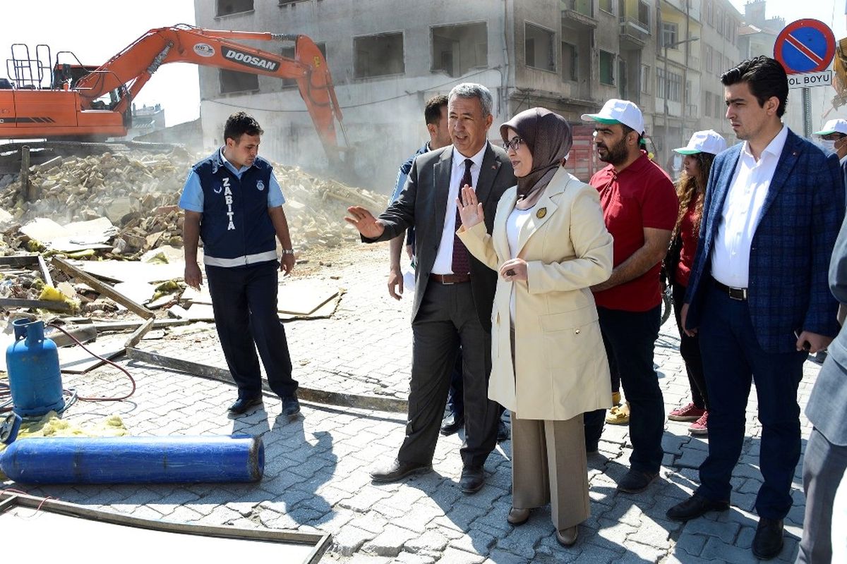 Meram Larende Yokuşu\'nda Yıkımlar Başladı