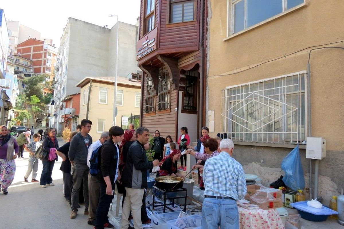 Mudanya Verem Savaş Derneği\'nden Vefa Lokması