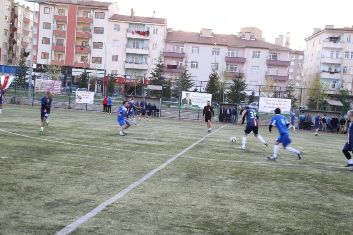 Niğde Belediyesi Şehit Ömer Halisdemir Futbol Turnuvası Sona Eriyor