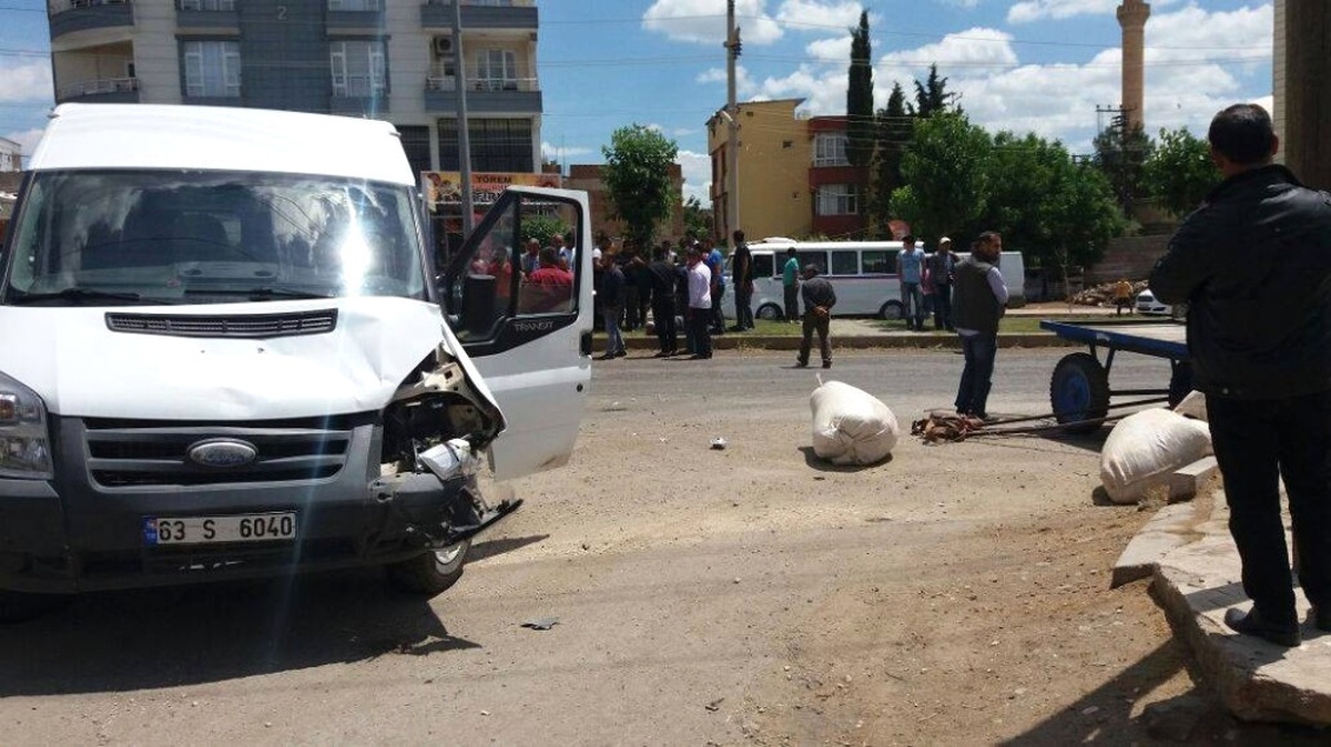 Öğrenci Servisi At Arabasıyla Çarpıştı: 1 Yaralı
