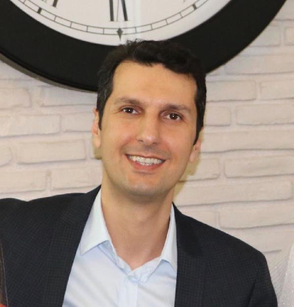 Op. Dr. Aykut Özpür: Meme Büyütme Estetiği Gebeliğe ve Emzirmeye Engel Değil