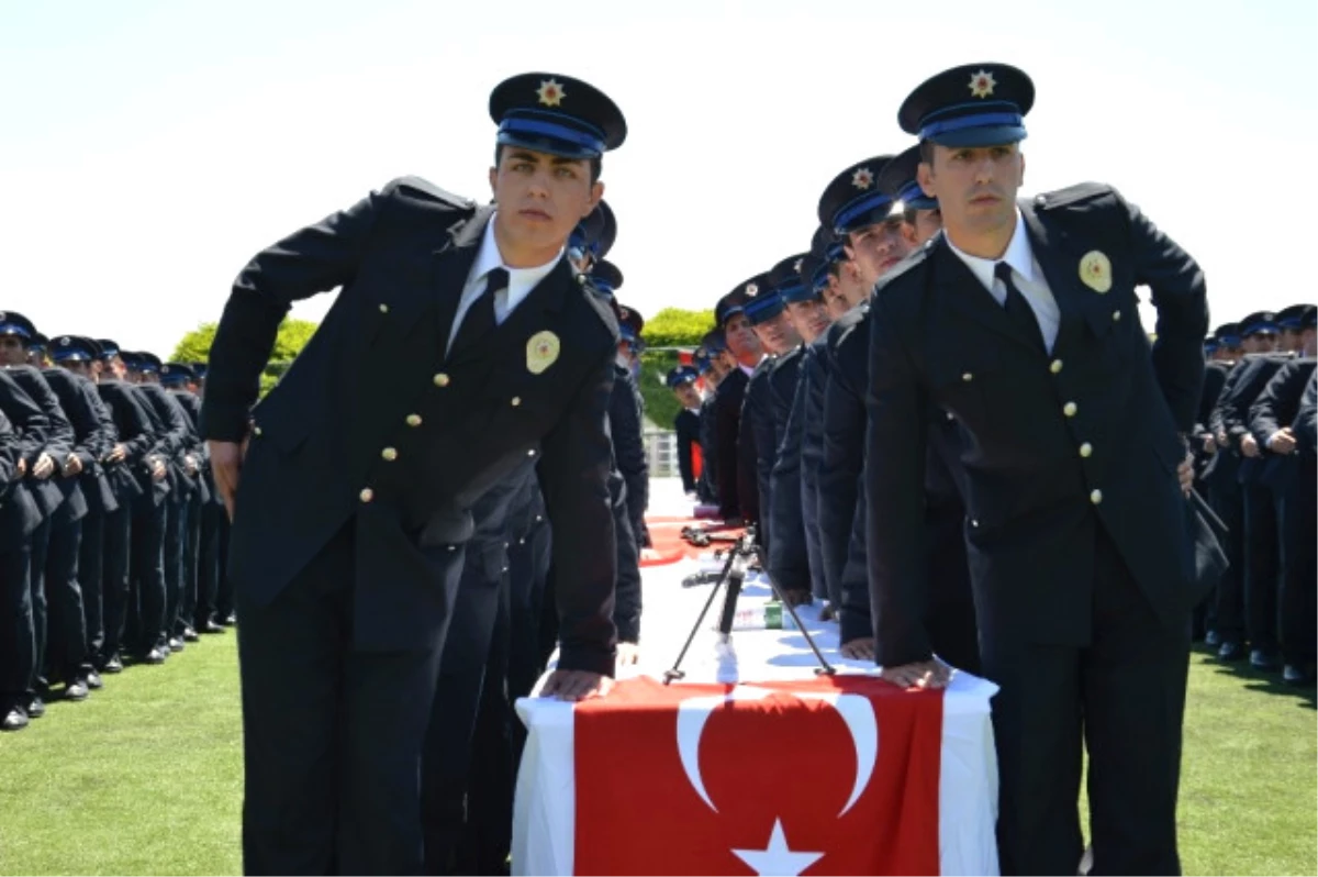 Polis Adaylarının Mezuniyet Töreni