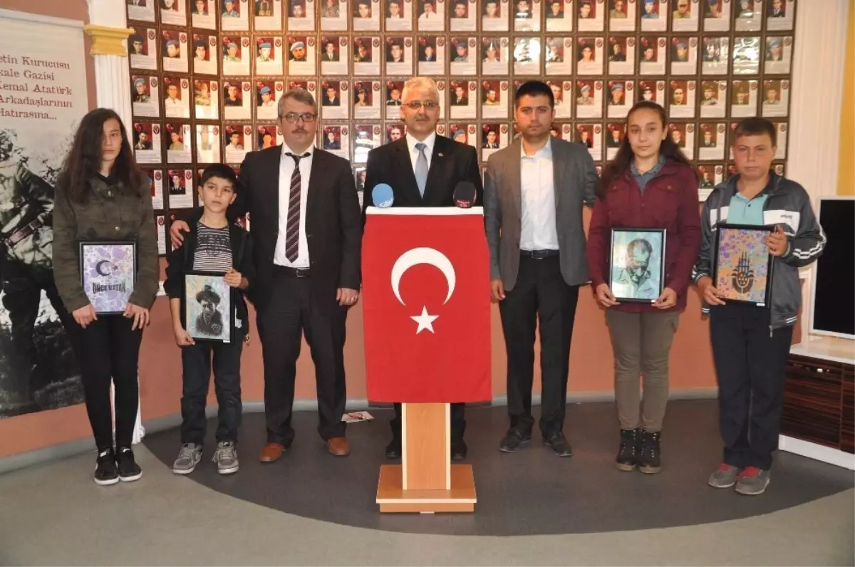 Resim Sergisinden Elde Ettikleri Geliri Şehit Ailelerine Bağışladılar