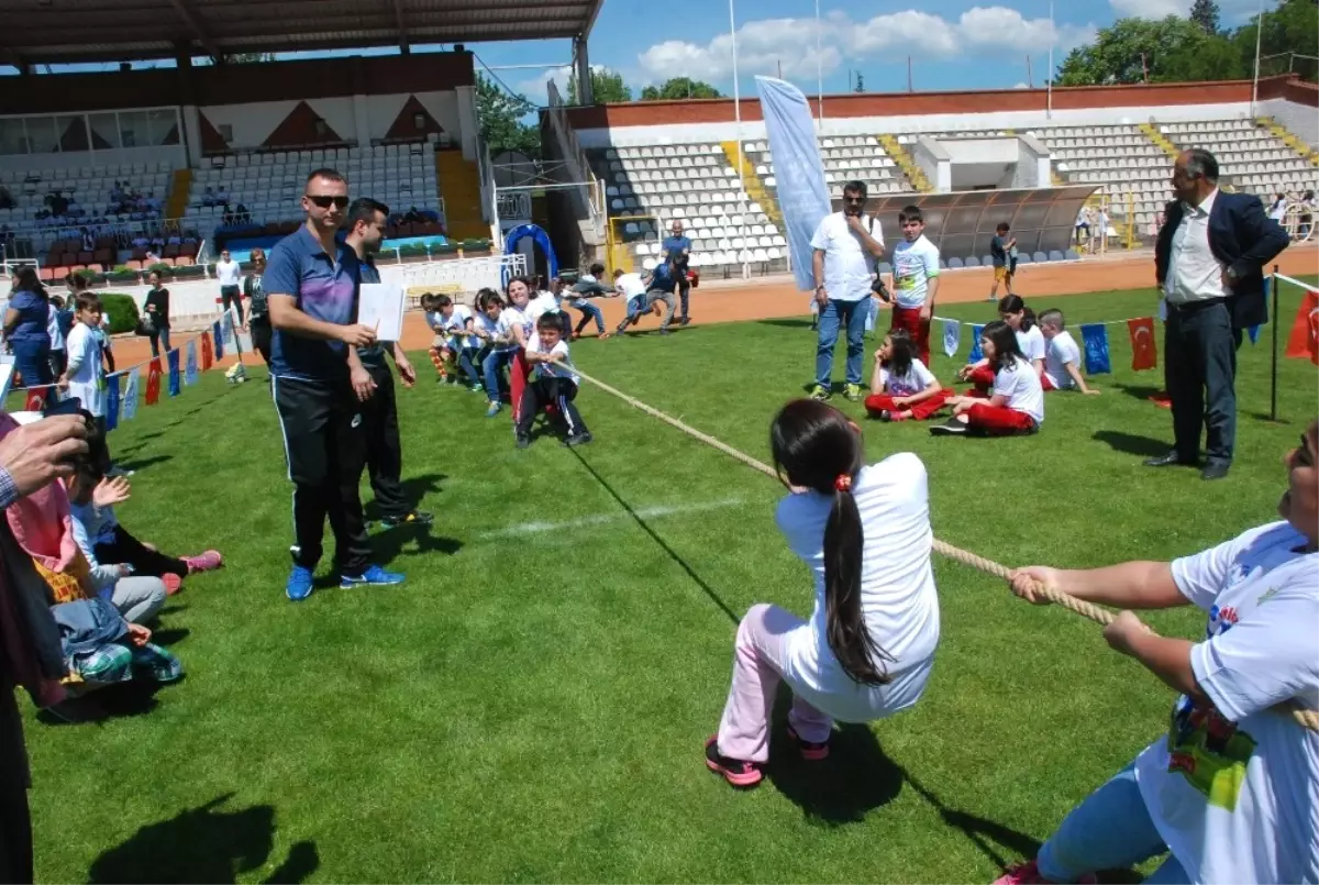 Tokat\'ta Geleneksel Çocuk Oyunları Şenliği