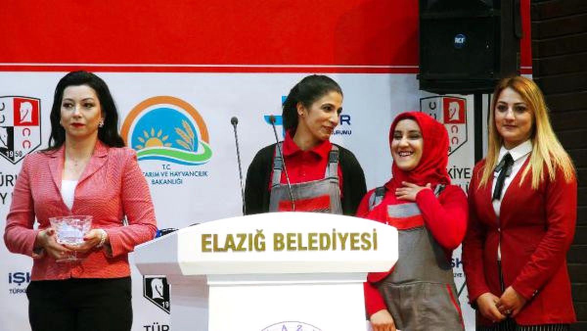 Türkiye\'nin İlk Kadın Seyisleri Sertifikalarını Aldı